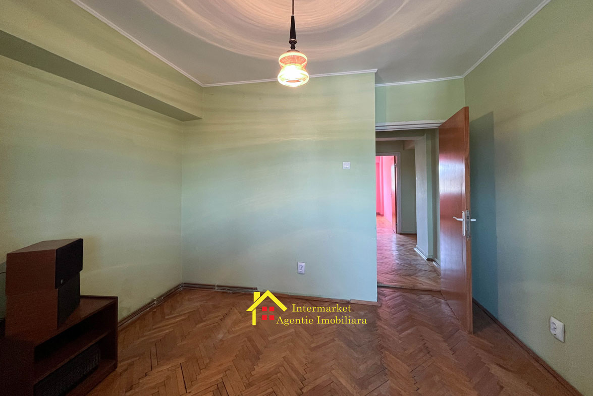 De vanzare apartament cu 4 camere ultracentral