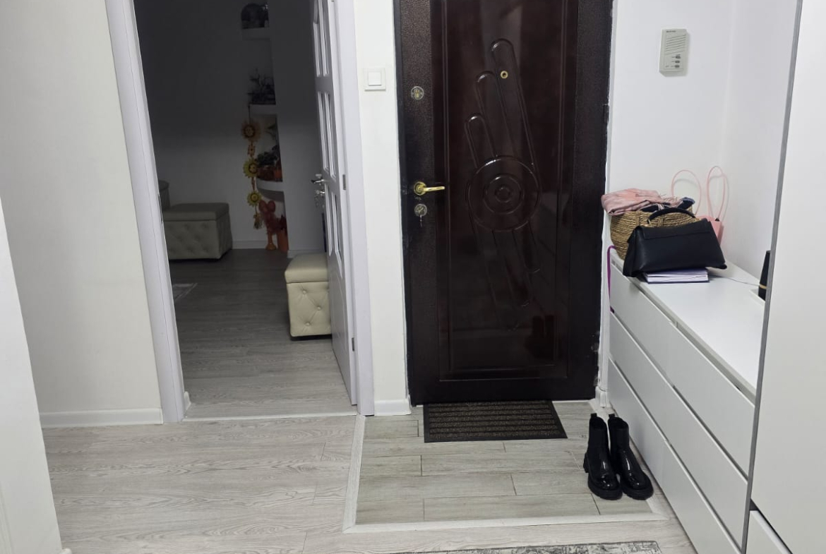 De vanzare apartament 2 camere Central